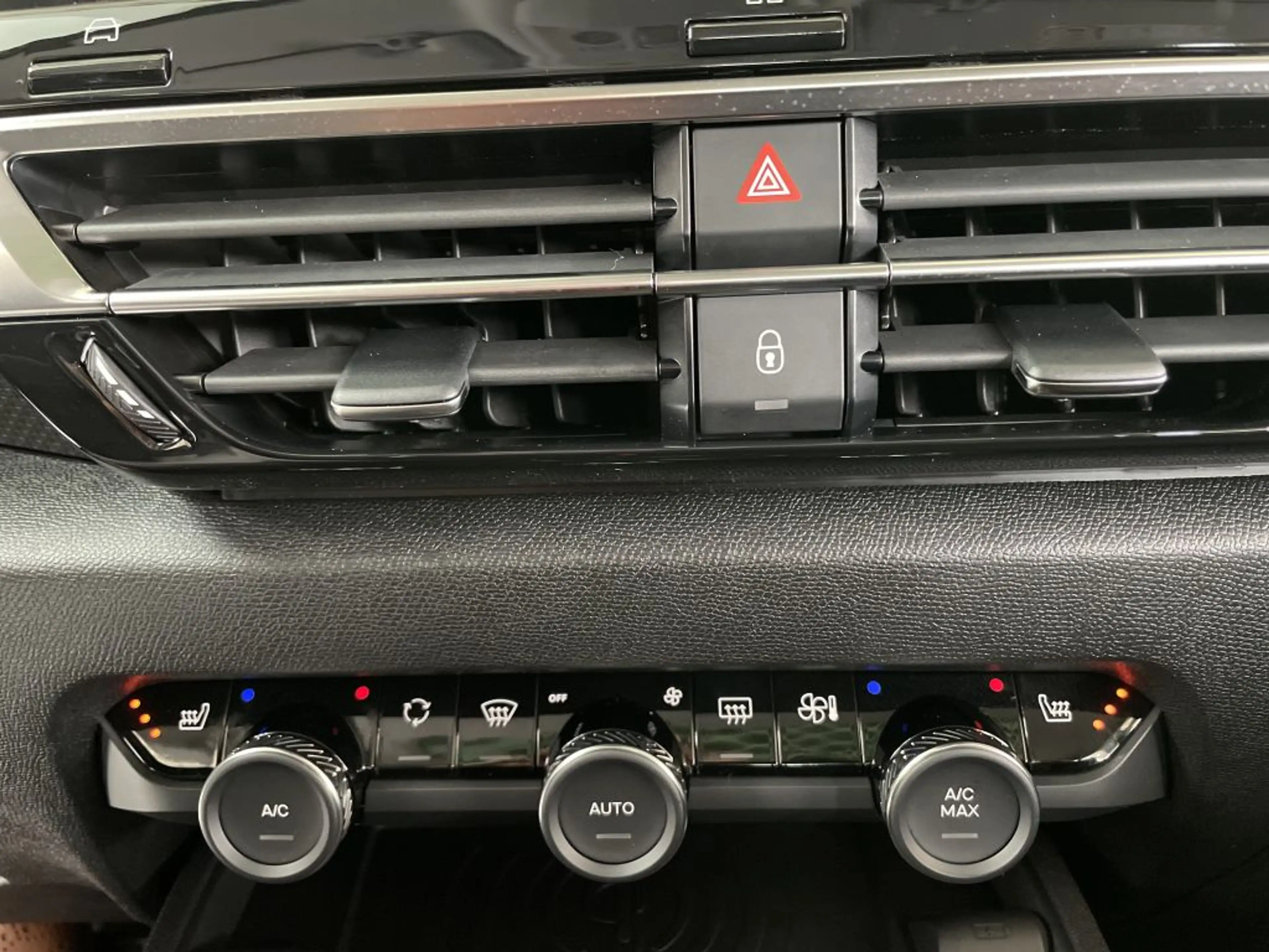 Citroen E-C4 Electric X SHINE*KAMERA*SHZ*LEDER*NAVI*SCHIEBEDACH* — photo 15