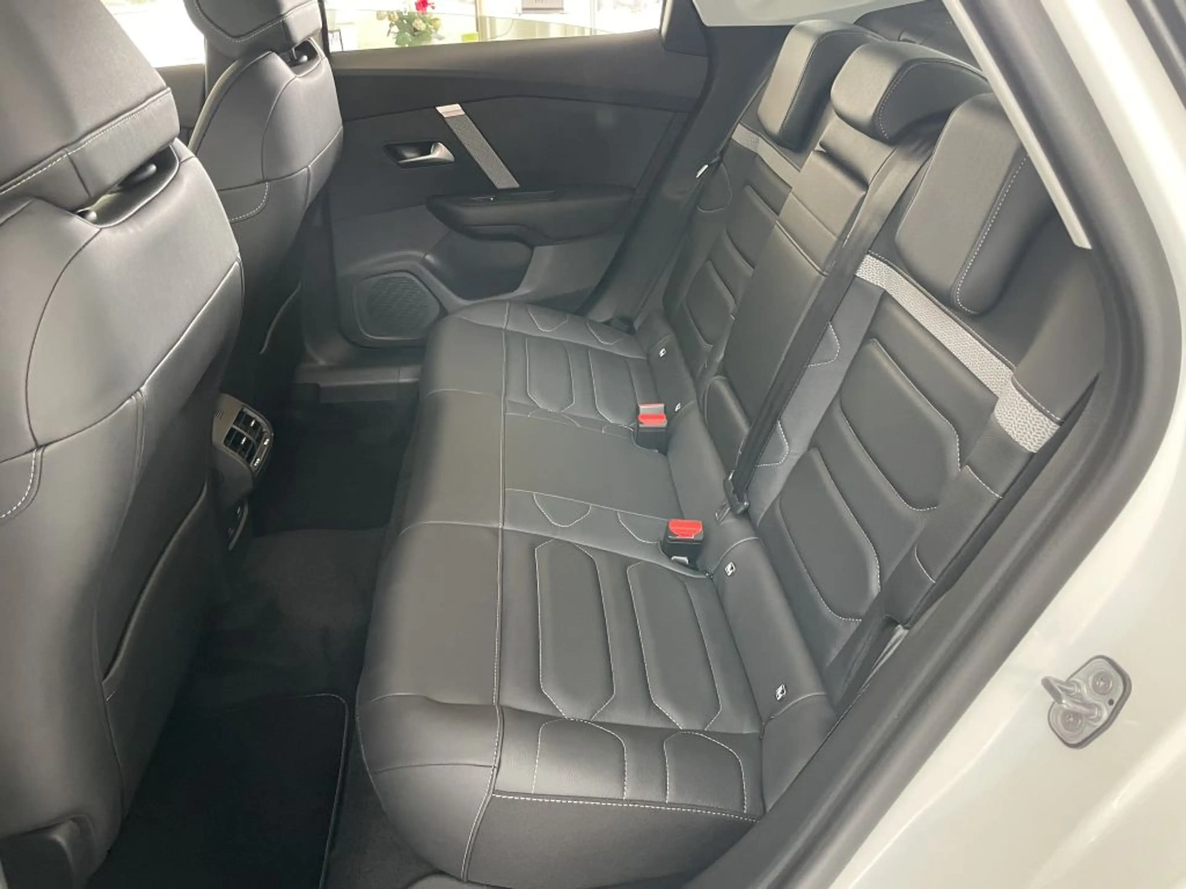 Citroen E-C4 Electric X SHINE*KAMERA*SHZ*LEDER*NAVI*SCHIEBEDACH* — photo 5