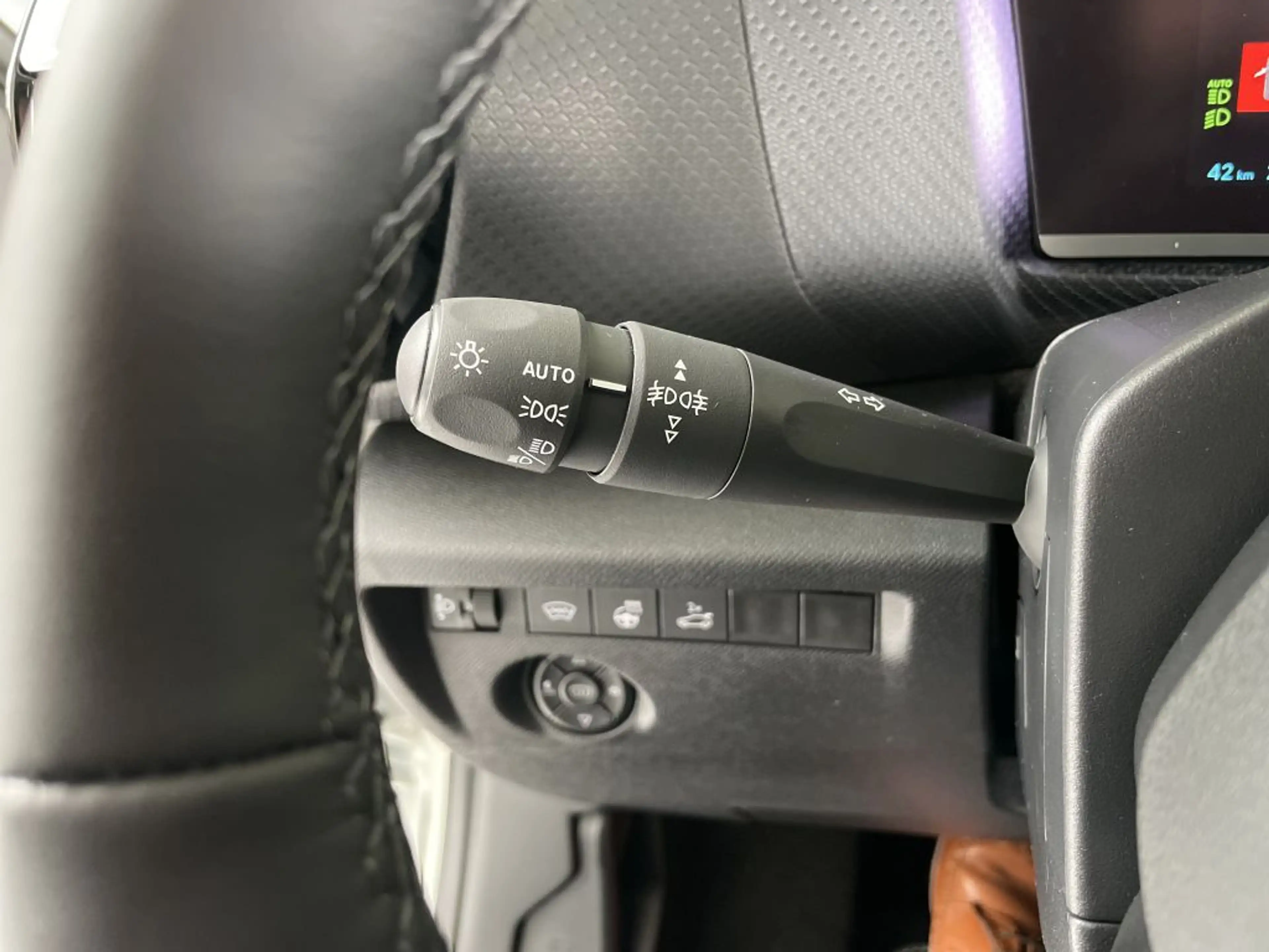 Citroen E-C4 Electric X SHINE*KAMERA*SHZ*LEDER*NAVI*SCHIEBEDACH* — photo 13