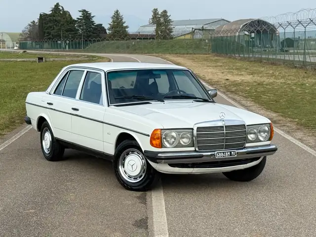 Mercedes-Benz 200 Benzina W123 "ASI" TARGA ORIGINALE