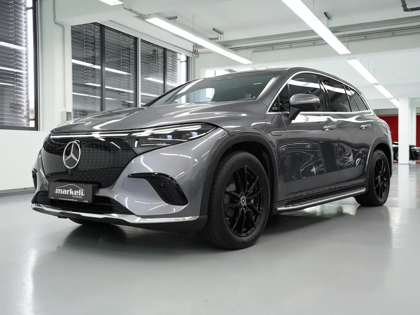 Mercedes-Benz EQS SUV EQS 450 4Matic-4x4 - SUV - HYPERSCREEN - MASSAGE Grau - 1