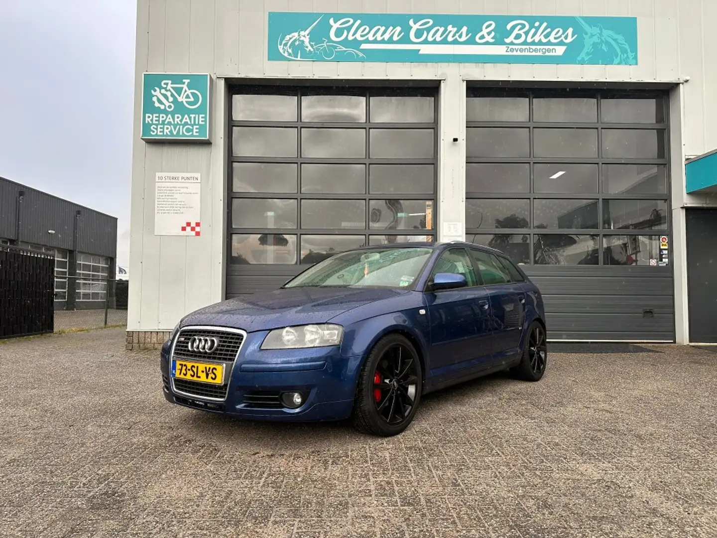 Audi A3 Sportback 2.0 FSI Ambition Blauw - 1
