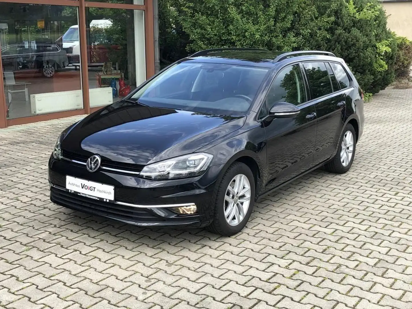 Volkswagen Golf Variant Comfortline 1.5 TSI AHK LED ACC DAB SIHZG Negro - 1