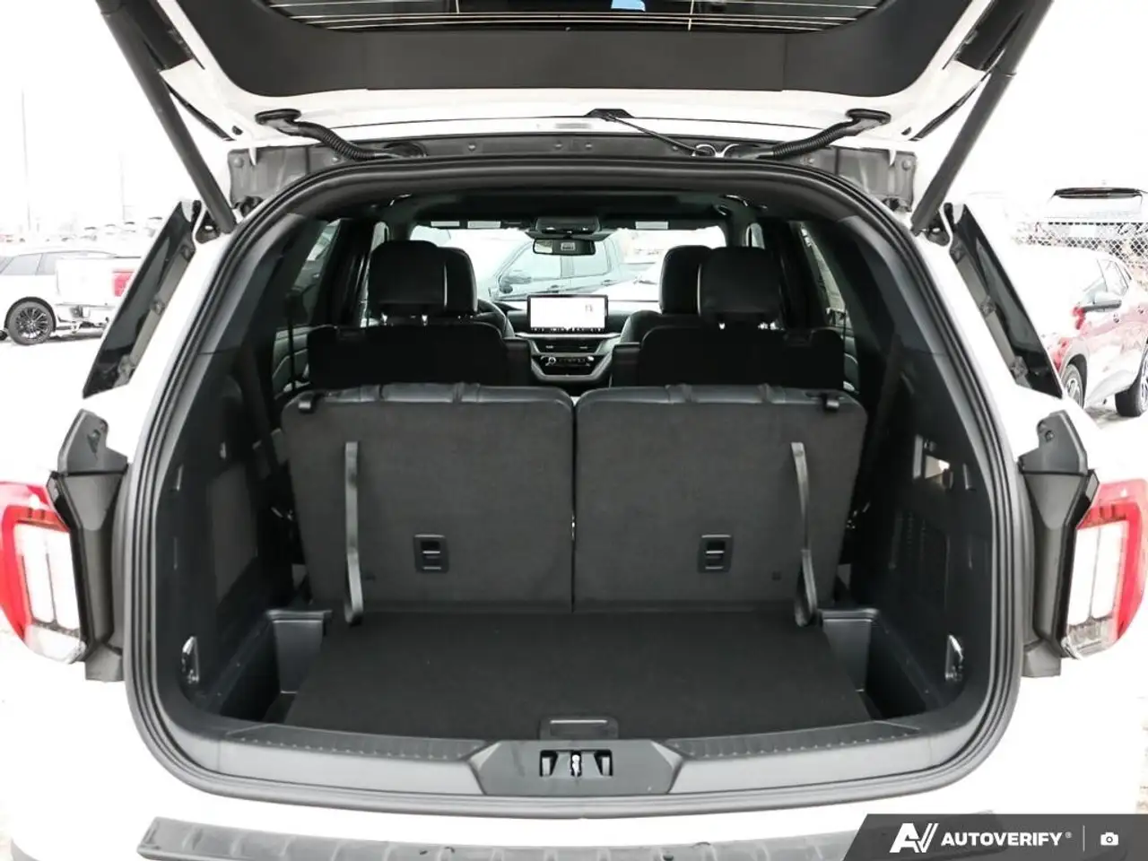 Ford Explorer photo Ford Explorer