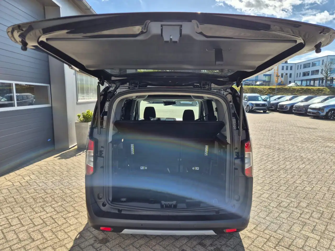 Ford Tourneo Courier 2026 — фото 9