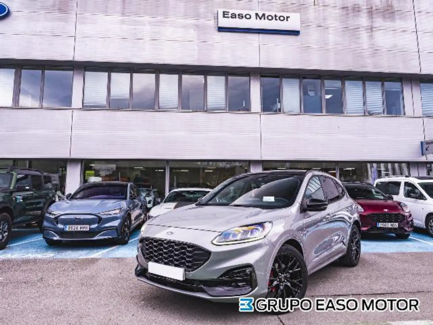 Ford Kuga 1.5 EcoBoost ST-Line X FWD 150 Zilver - 1