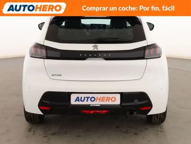 Peugeot 208 view 5