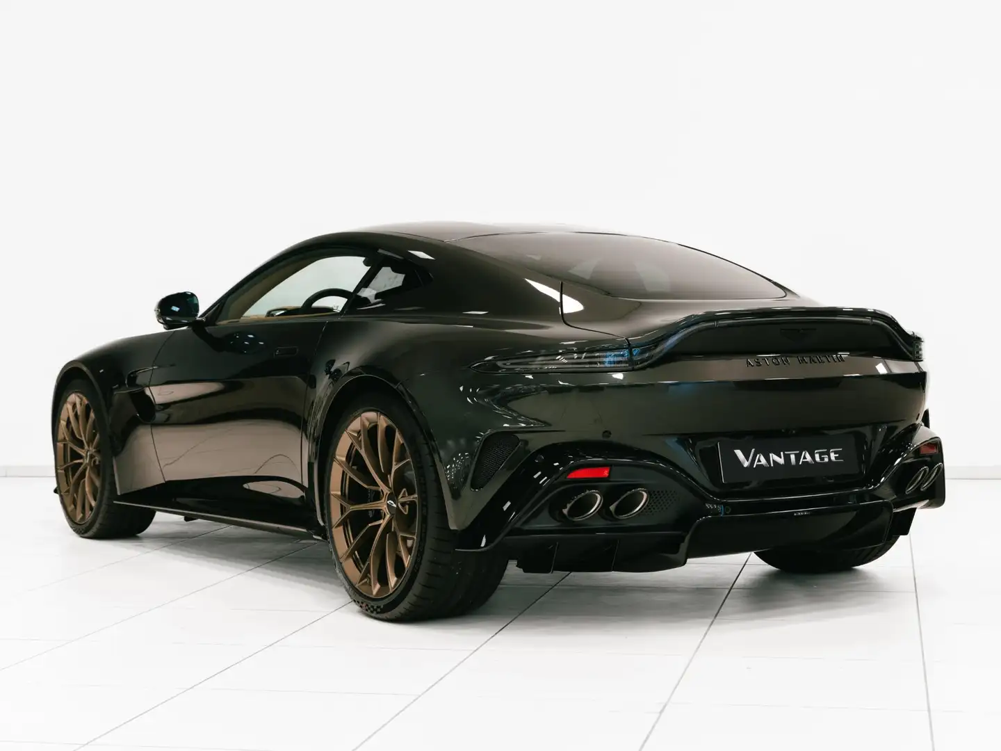 Aston Martin Vantage Coupe 25MY Groen - 2