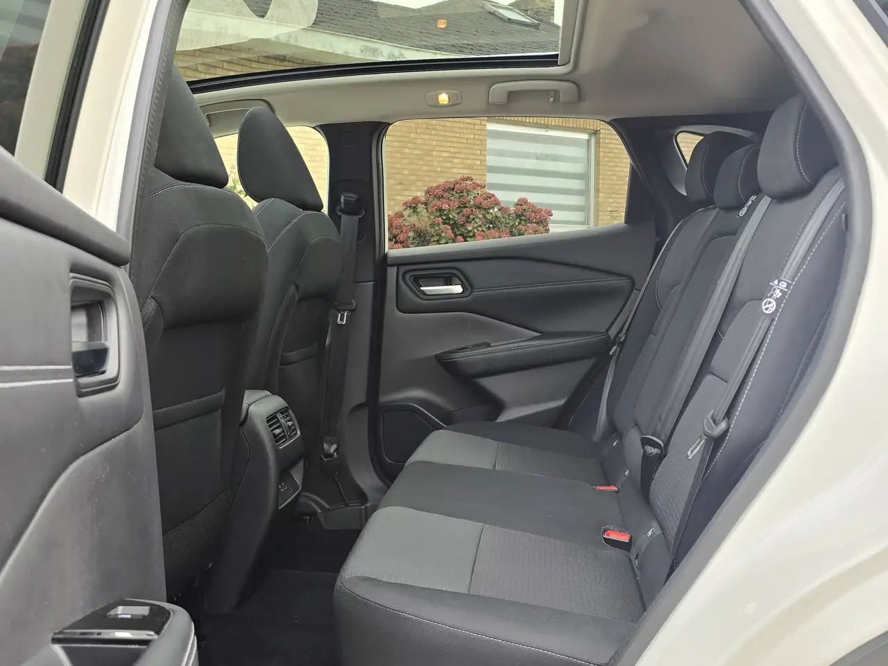 Nissan Qashqai 1.3 Hybride * Toit Pano Cam LED * GAR 12M, миниатюра 17