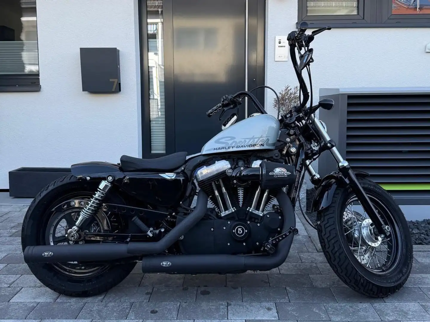 Harley-Davidson Sportster Forty Eight Stříbrná - 1