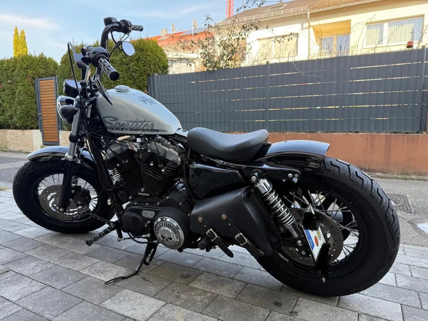 Harley-Davidson Sportster Forty Eight Stříbrná - 2