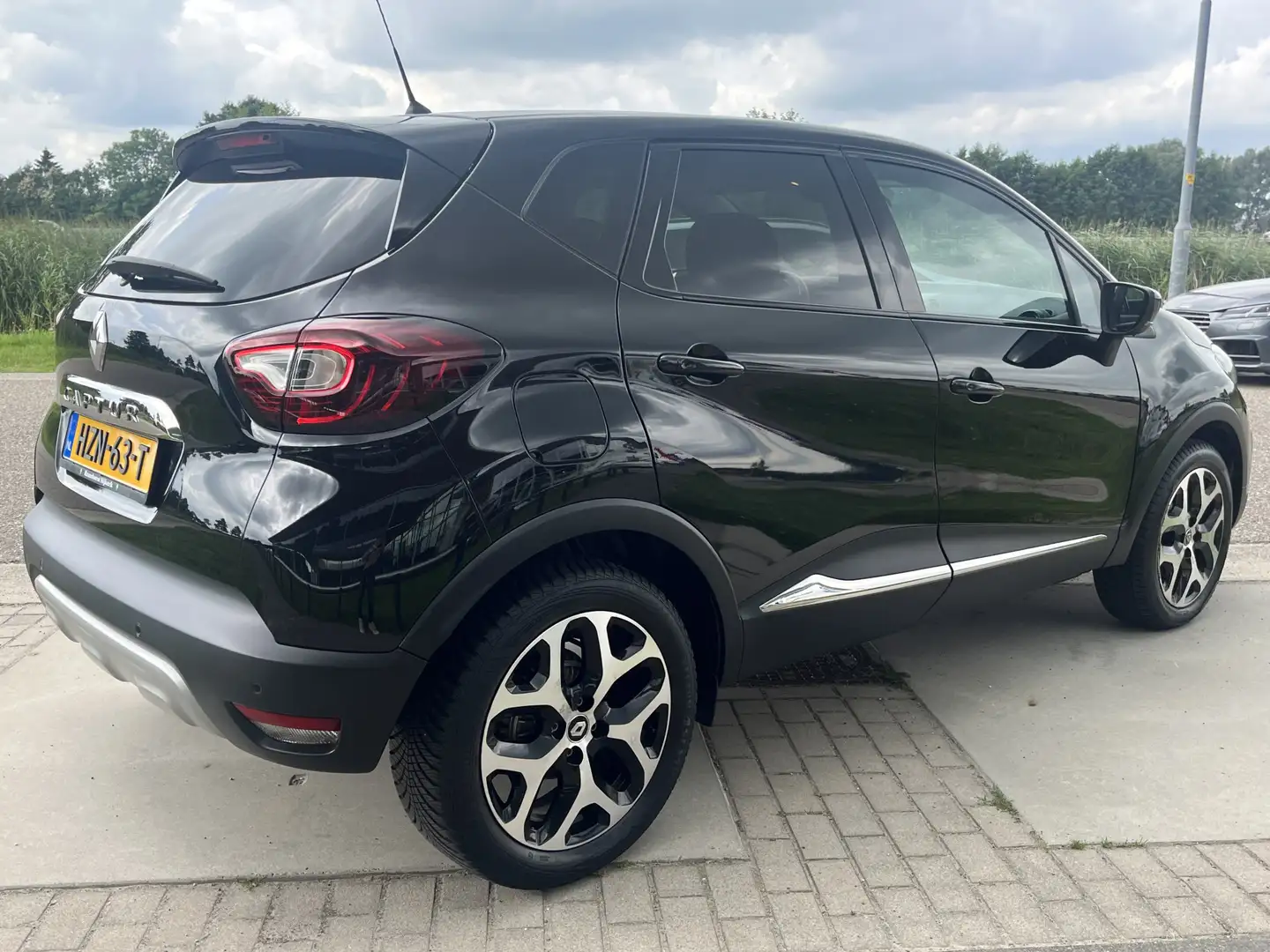 Renault Captur 1.2 TCe 120 PK Intens / Dealer onderhouden / Autom Schwarz - 2