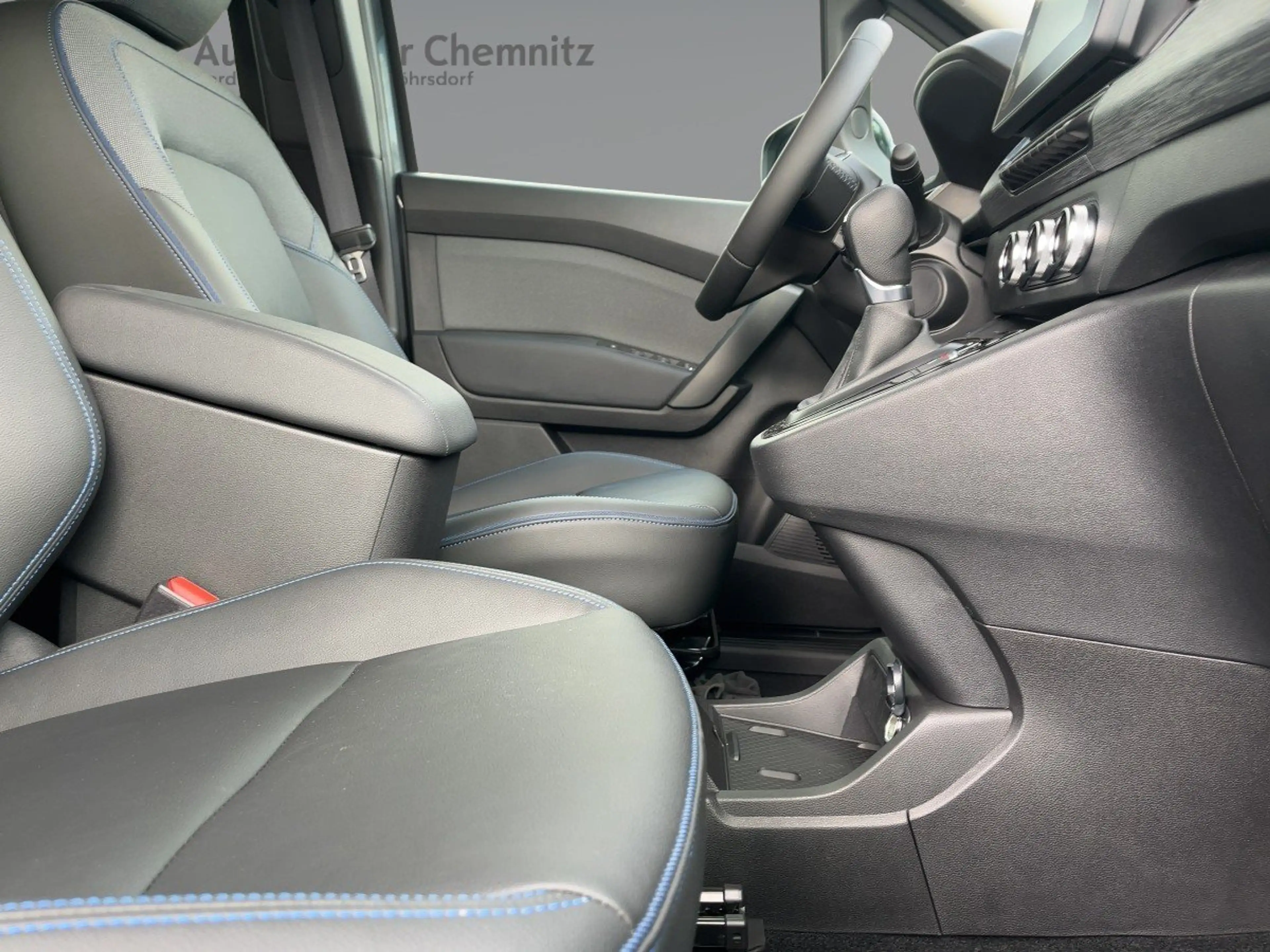 Nissan Townstar Kombi DIG-T 130 L2 Tekna Navi+SHZ+360 — photo 7