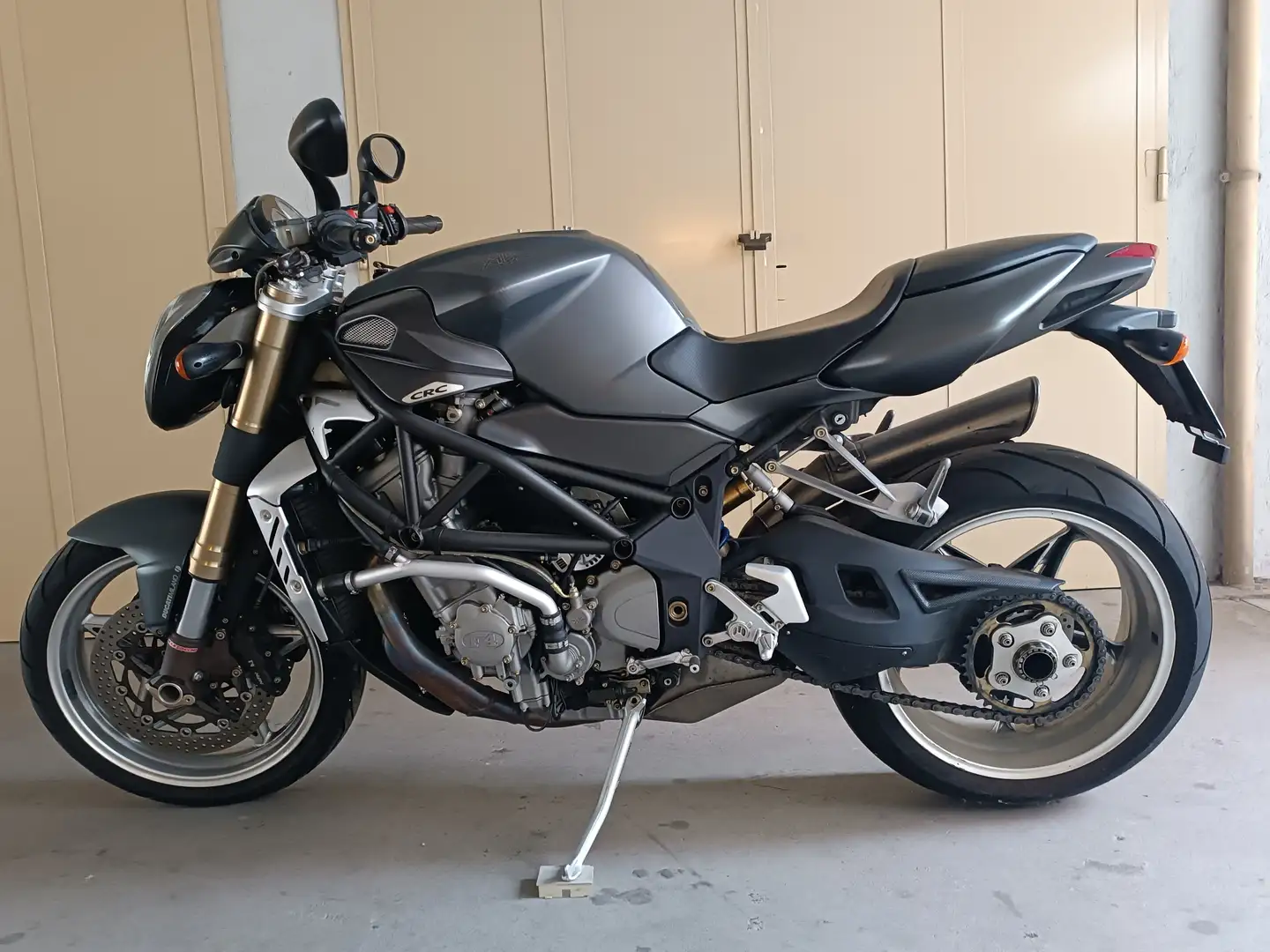 MV Agusta Brutale 750 S Black - 1