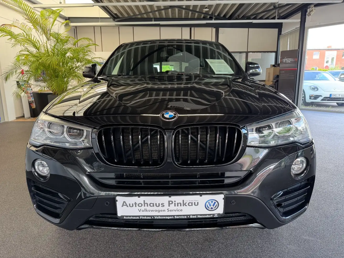 BMW X4 xDrive 20d xLine Leder NAVI AHK Head-Up Zwart - 2
