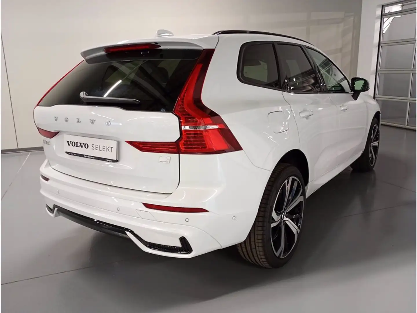 Volvo XC60 2.0 t6 recharge phev obc 6,4kW Ultimate Dark awd a Blanco - 2