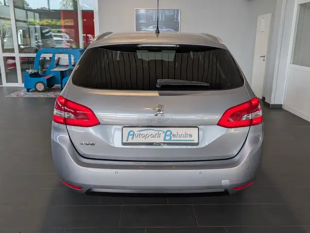 Peugeot 308 view 10