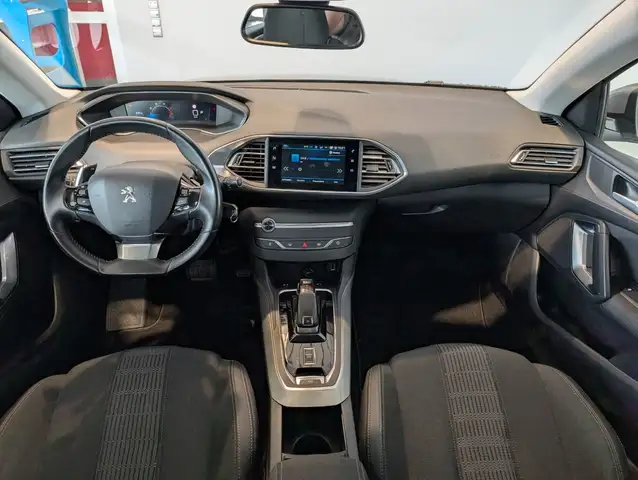Peugeot 308 view 12