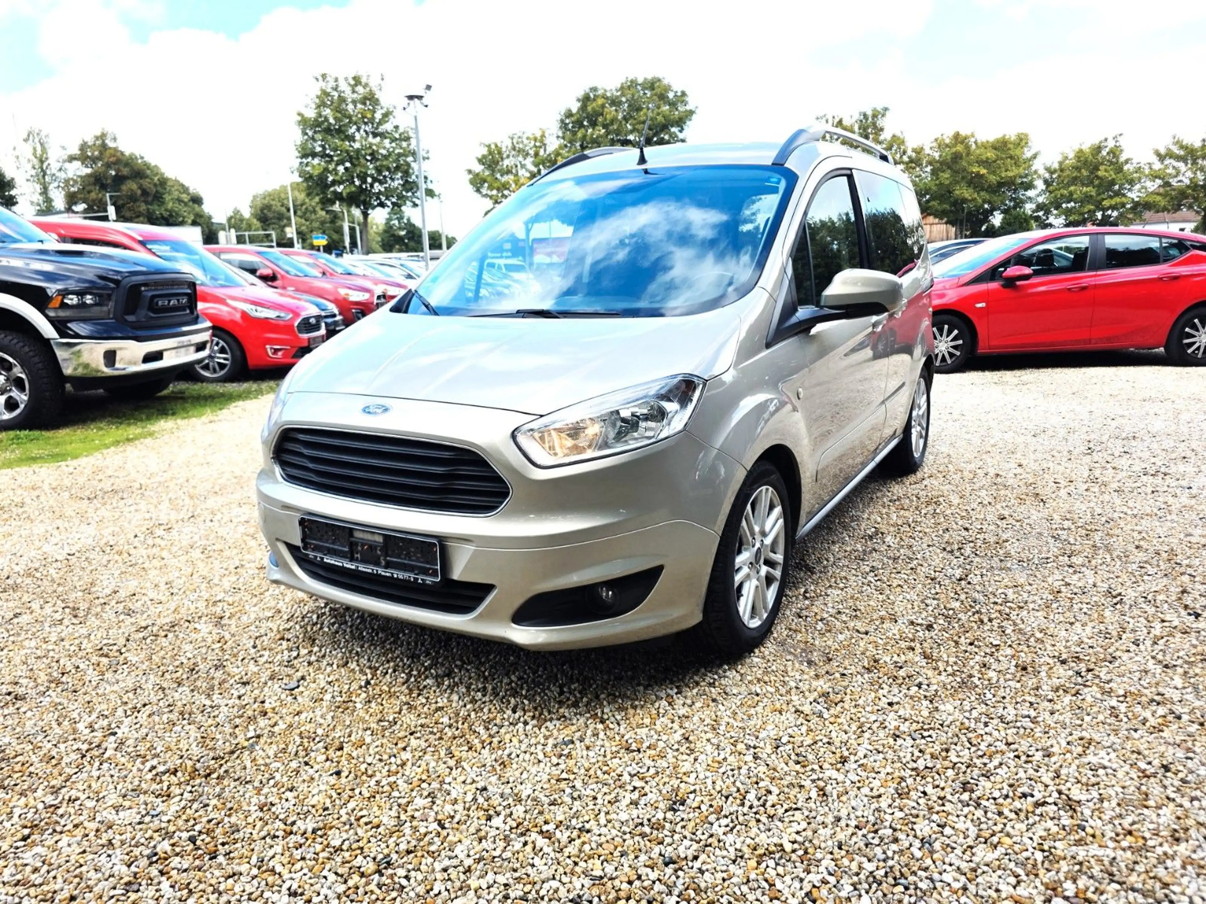 Ford Tourneo Courier Titanium 61733 Km 1Hand