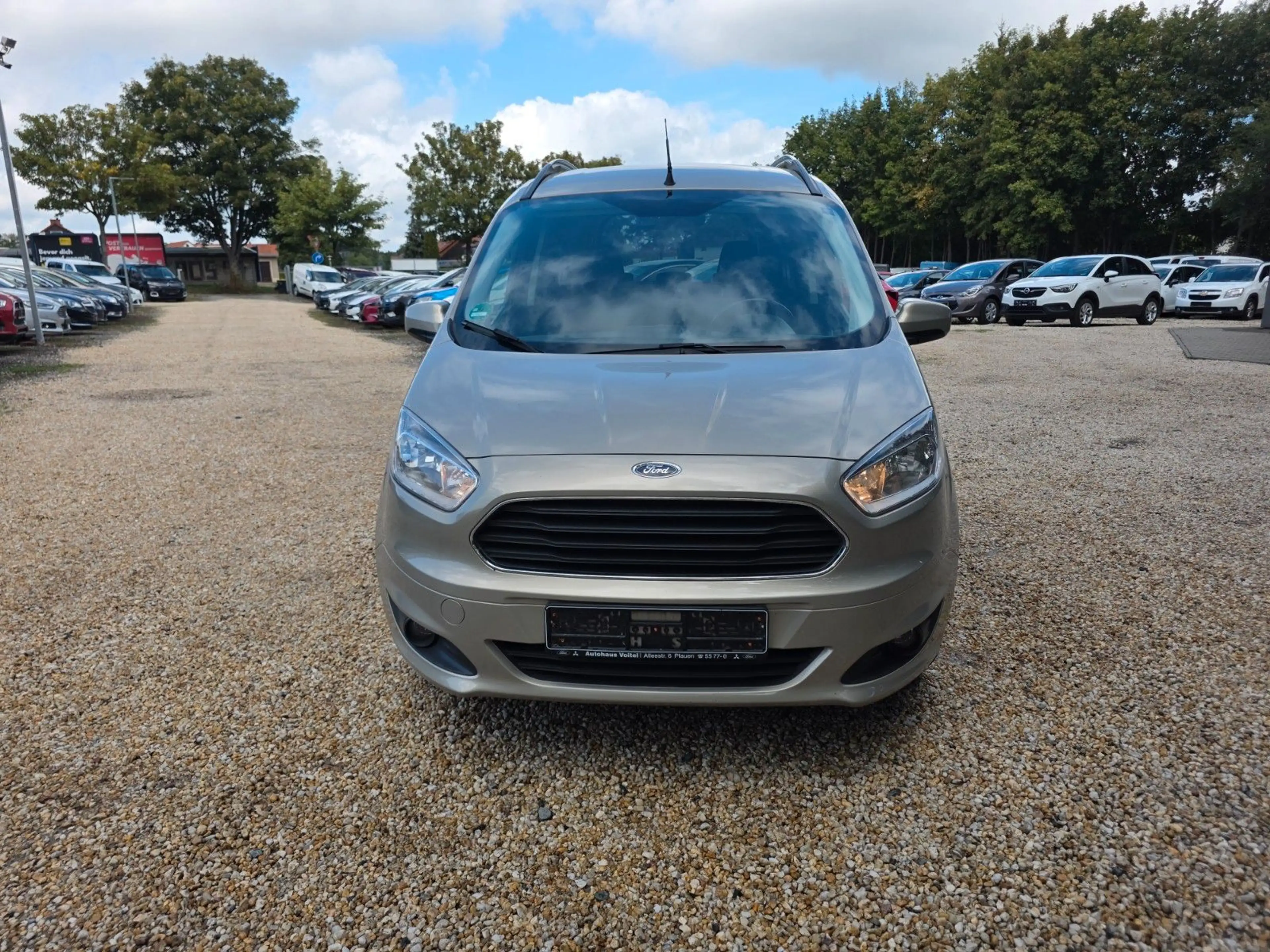 Ford Tourneo Courier Titanium 61733 Km 1Hand — photo 2