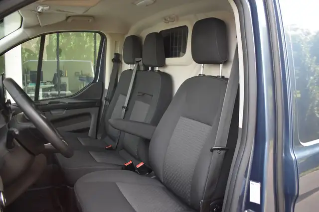 Ford Transit view 13
