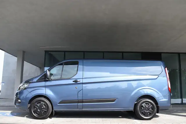 Ford Transit view 4