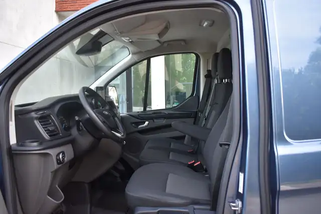 Ford Transit view 12