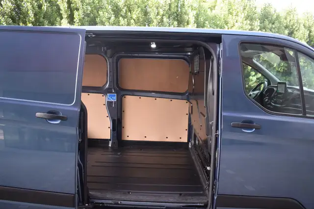 Ford Transit view 17