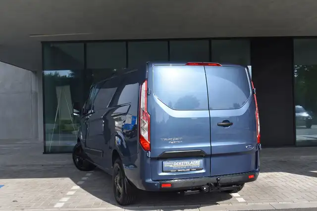 Ford Transit view 6