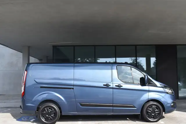 Ford Transit view 3