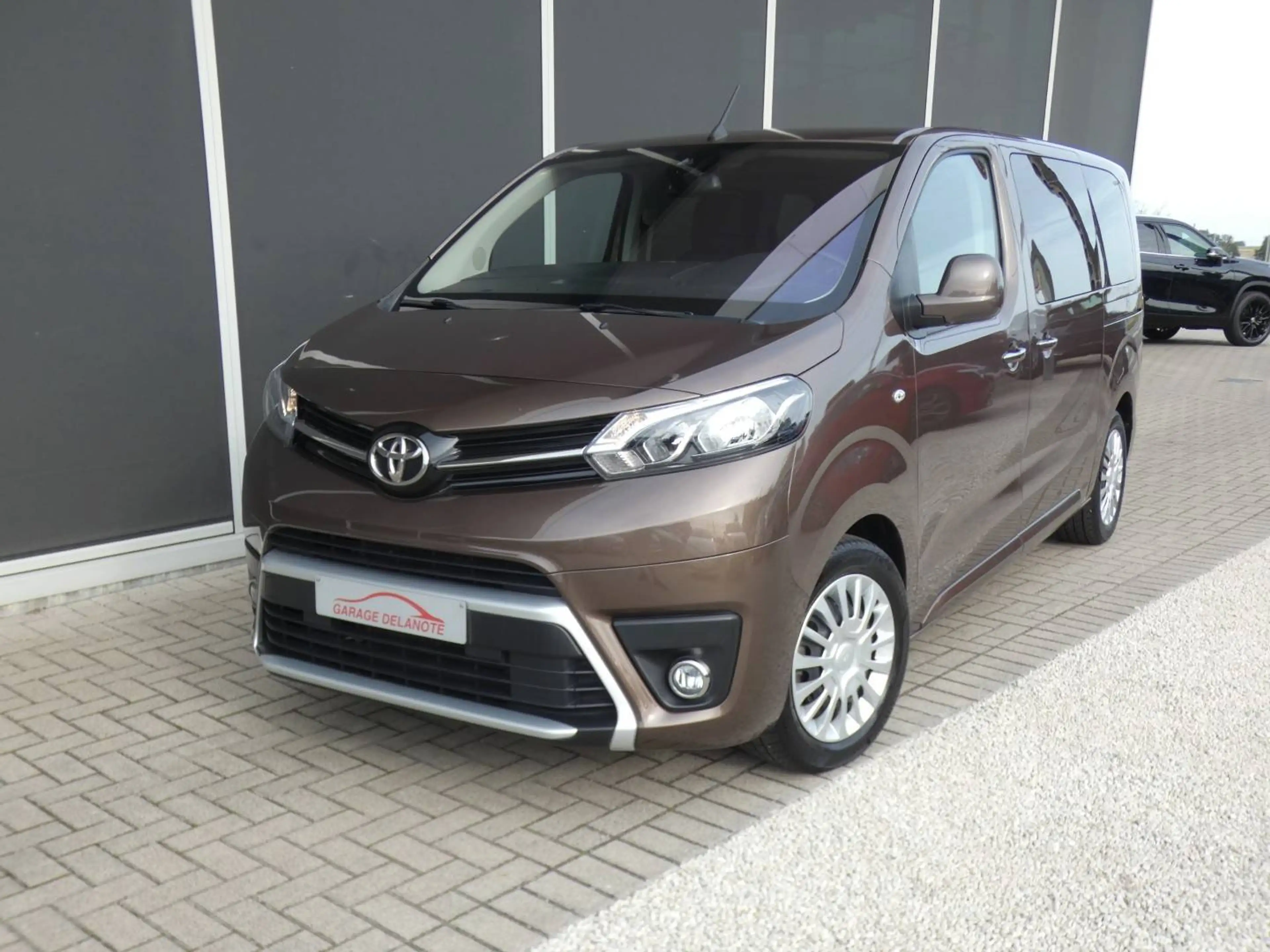 Toyota Proace Verso 2.0D AUTOMAAT 177pk MPV 8PL +Carplay +GPS +Zetelverwarming +Parkeercamera +3 zone airco — photo 2