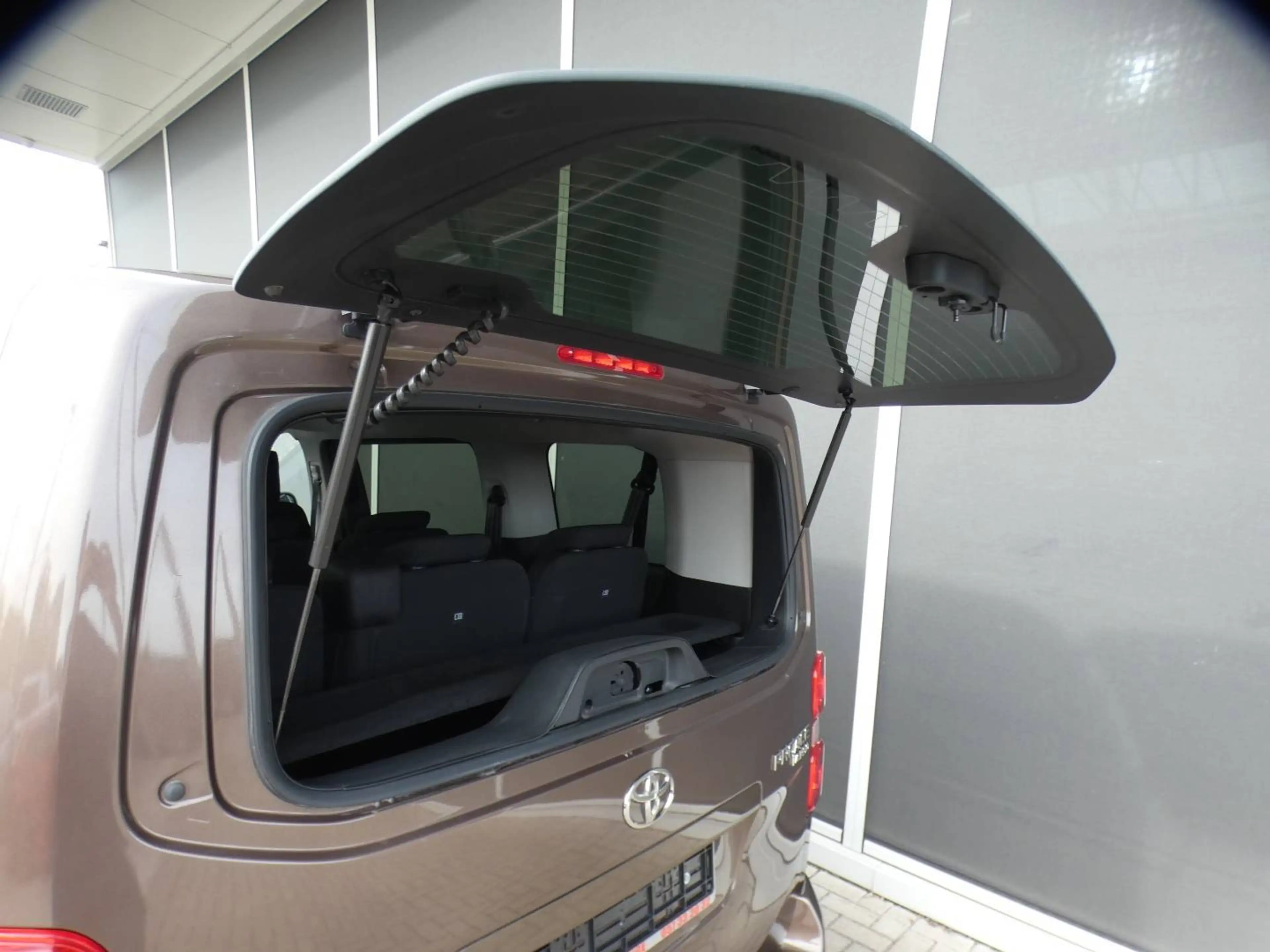 Toyota Proace Verso 2.0D AUTOMAAT 177pk MPV 8PL +Carplay +GPS +Zetelverwarming +Parkeercamera +3 zone airco — photo 12