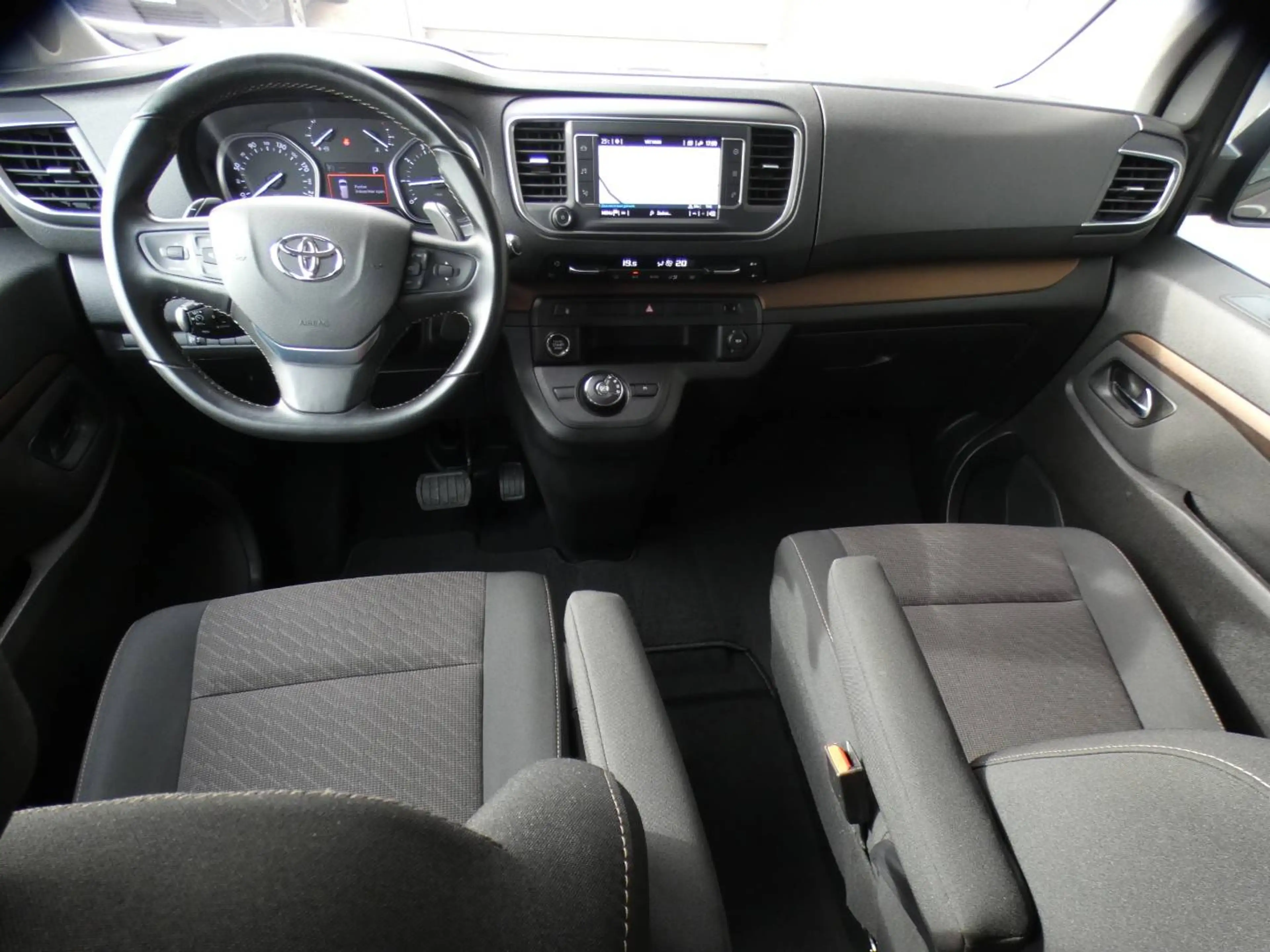 Toyota Proace Verso 2.0D AUTOMAAT 177pk MPV 8PL +Carplay +GPS +Zetelverwarming +Parkeercamera +3 zone airco — photo 8