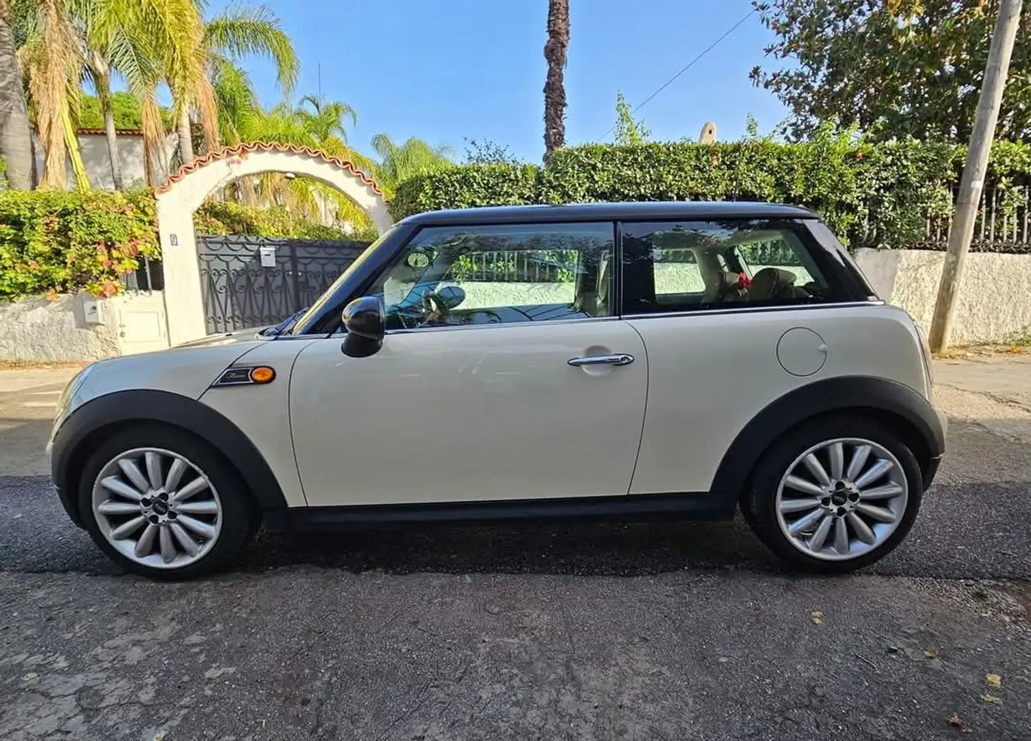 MINI Cooper Mini III R56 Hatchback 1.6 50 Mayfair 120cv Beige - 2