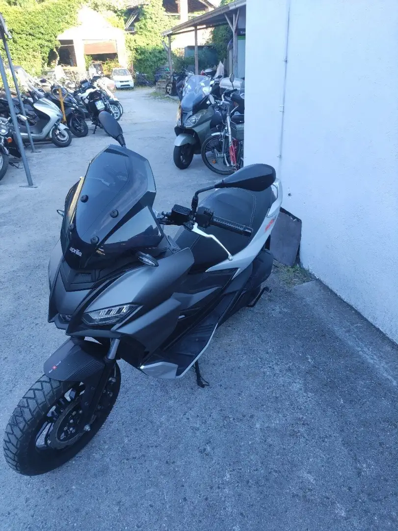 Aprilia SR GT 125 Grigio - 2