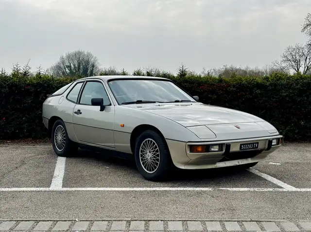 Porsche 924
