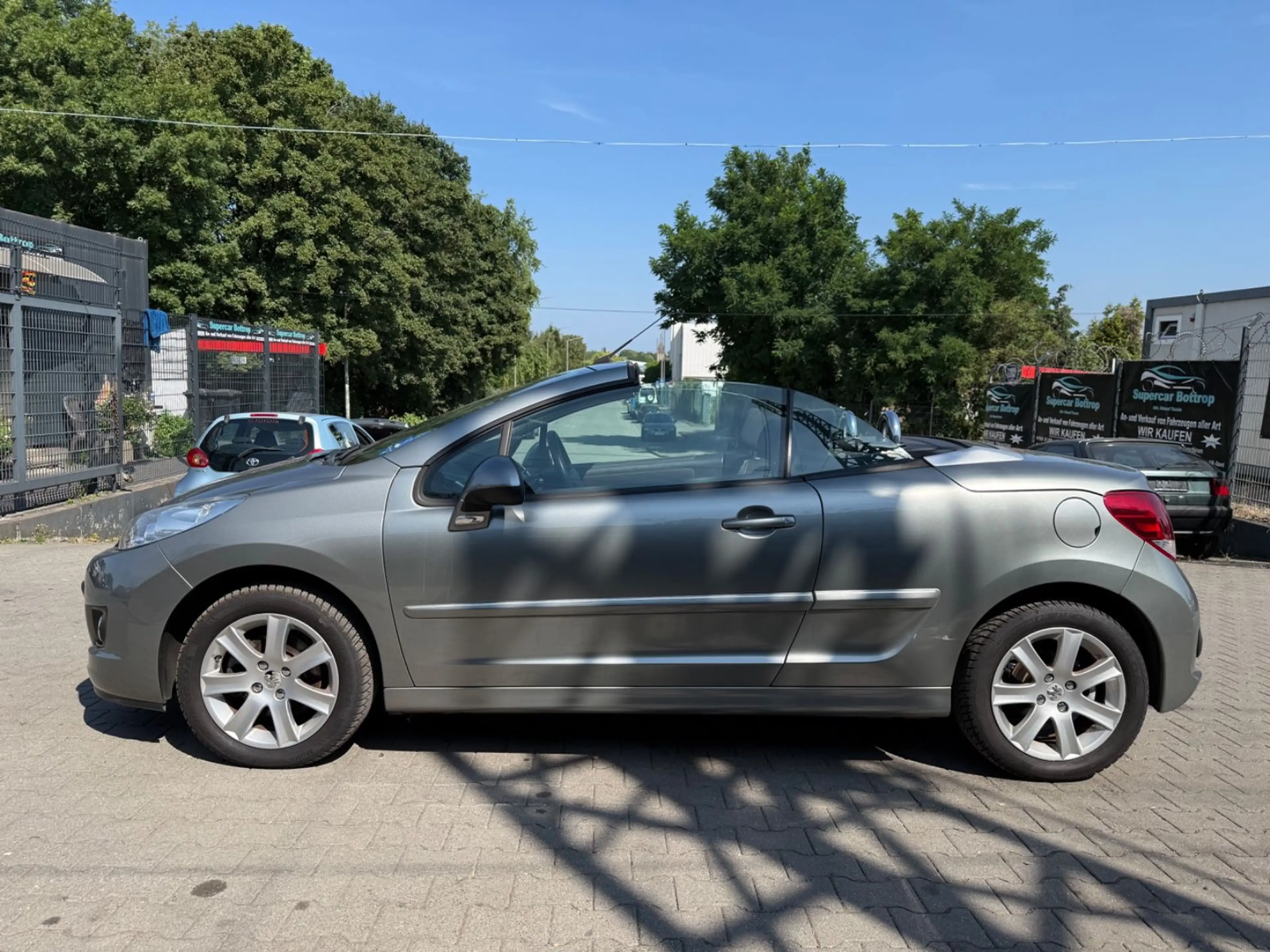 Peugeot 207 CC Cabrio-Coupe Premium — photo 2