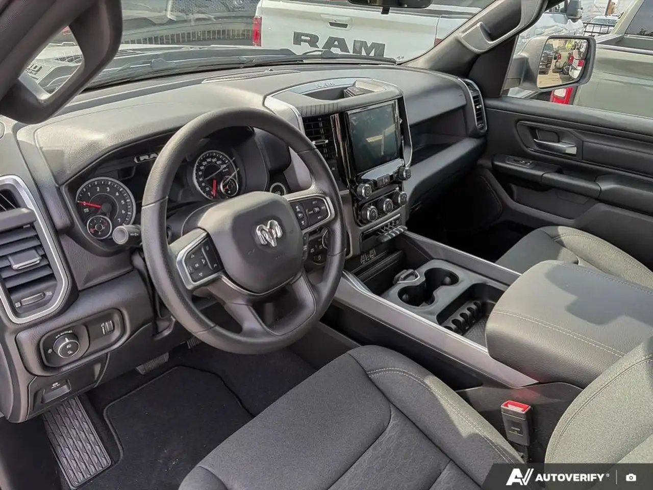 RAM 1500 снимка RAM 1500