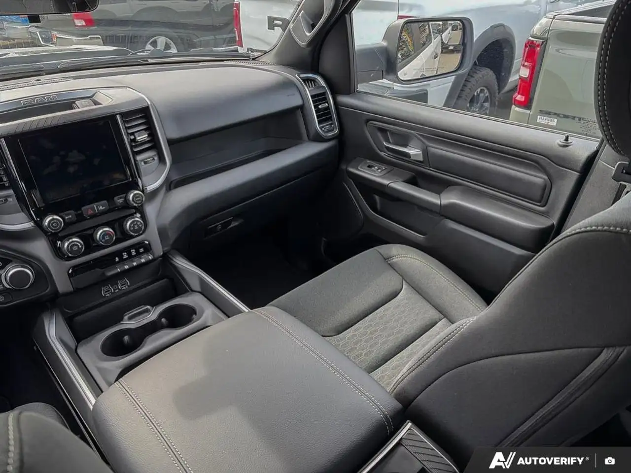 RAM 1500 снимка RAM 1500