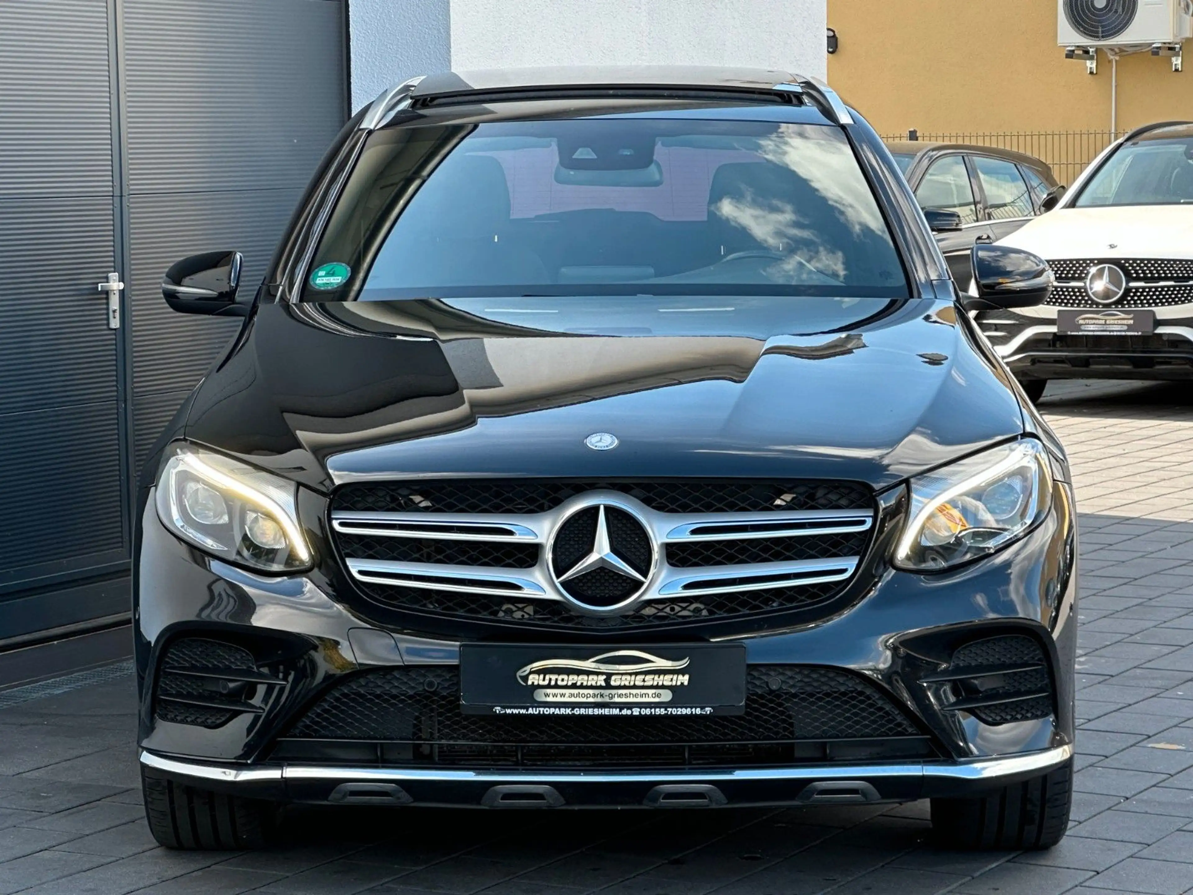 Mercedes-Benz GLC 250 d 4Matic*AMG-LINE*PANO*LEDER*AHK*KAMERA — photo 2