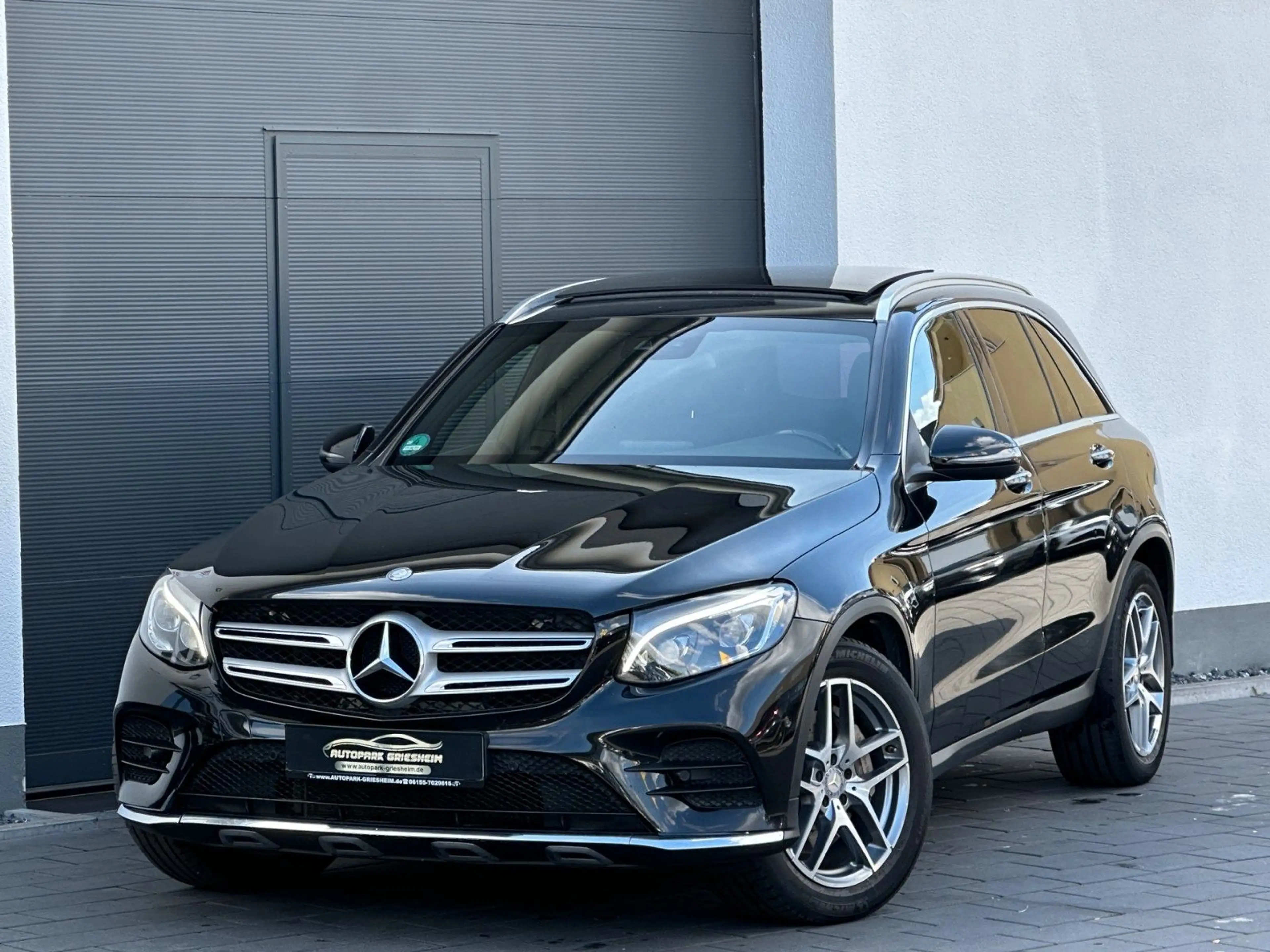 Mercedes-Benz GLC 250 d 4Matic*AMG-LINE*PANO*LEDER*AHK*KAMERA