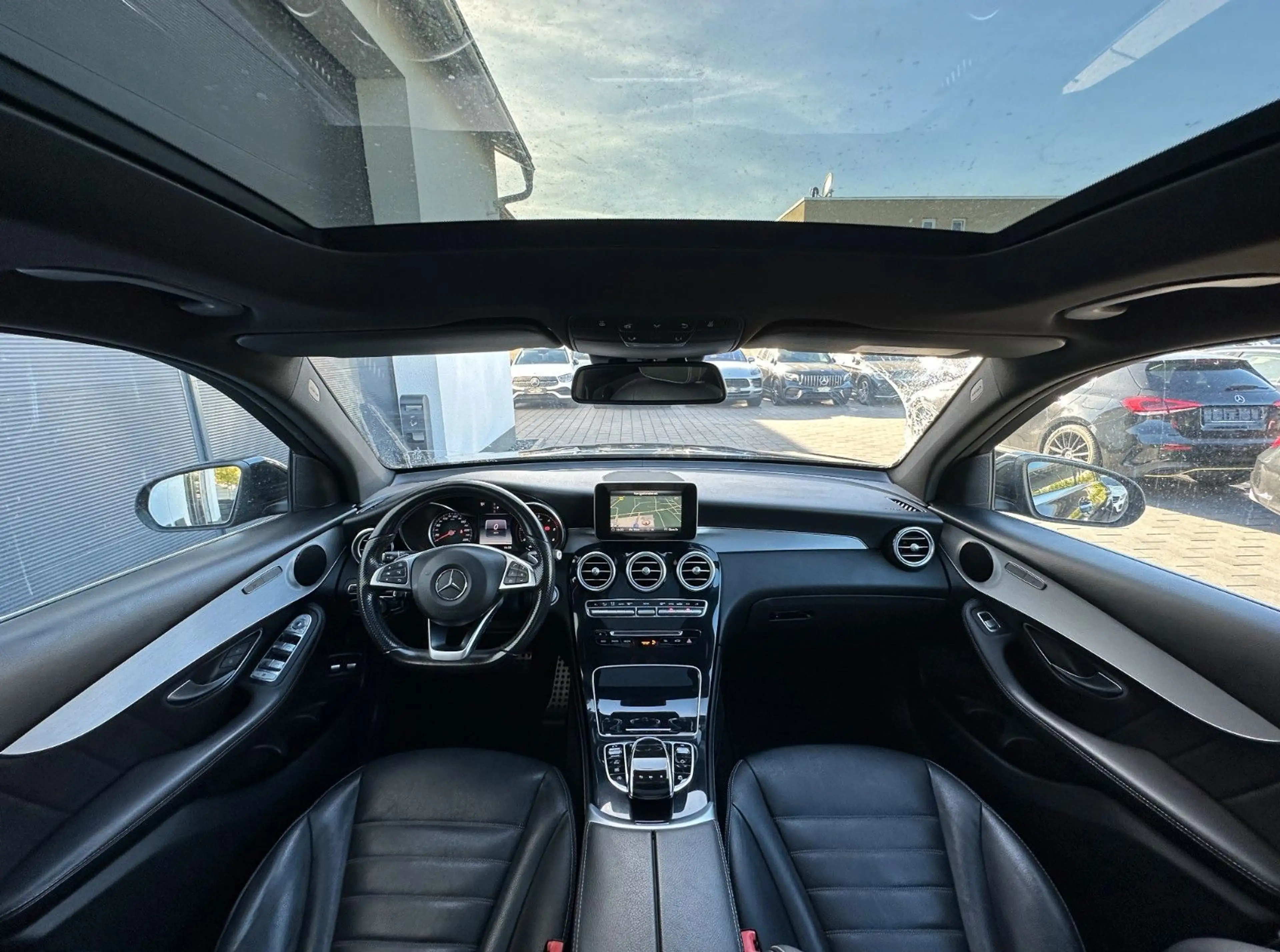 Mercedes-Benz GLC 250 d 4Matic*AMG-LINE*PANO*LEDER*AHK*KAMERA — photo 3