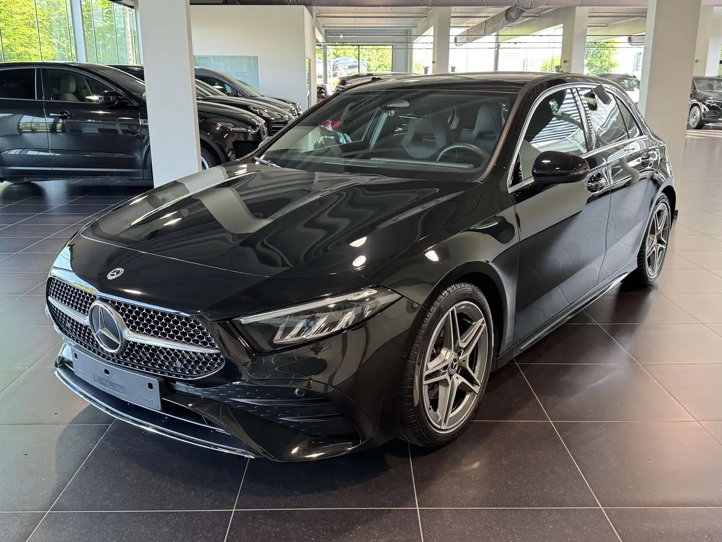 Mercedes-Benz A 180 Amg Panorama, Mbux, Led, DAB, Widescreen Noir - 1