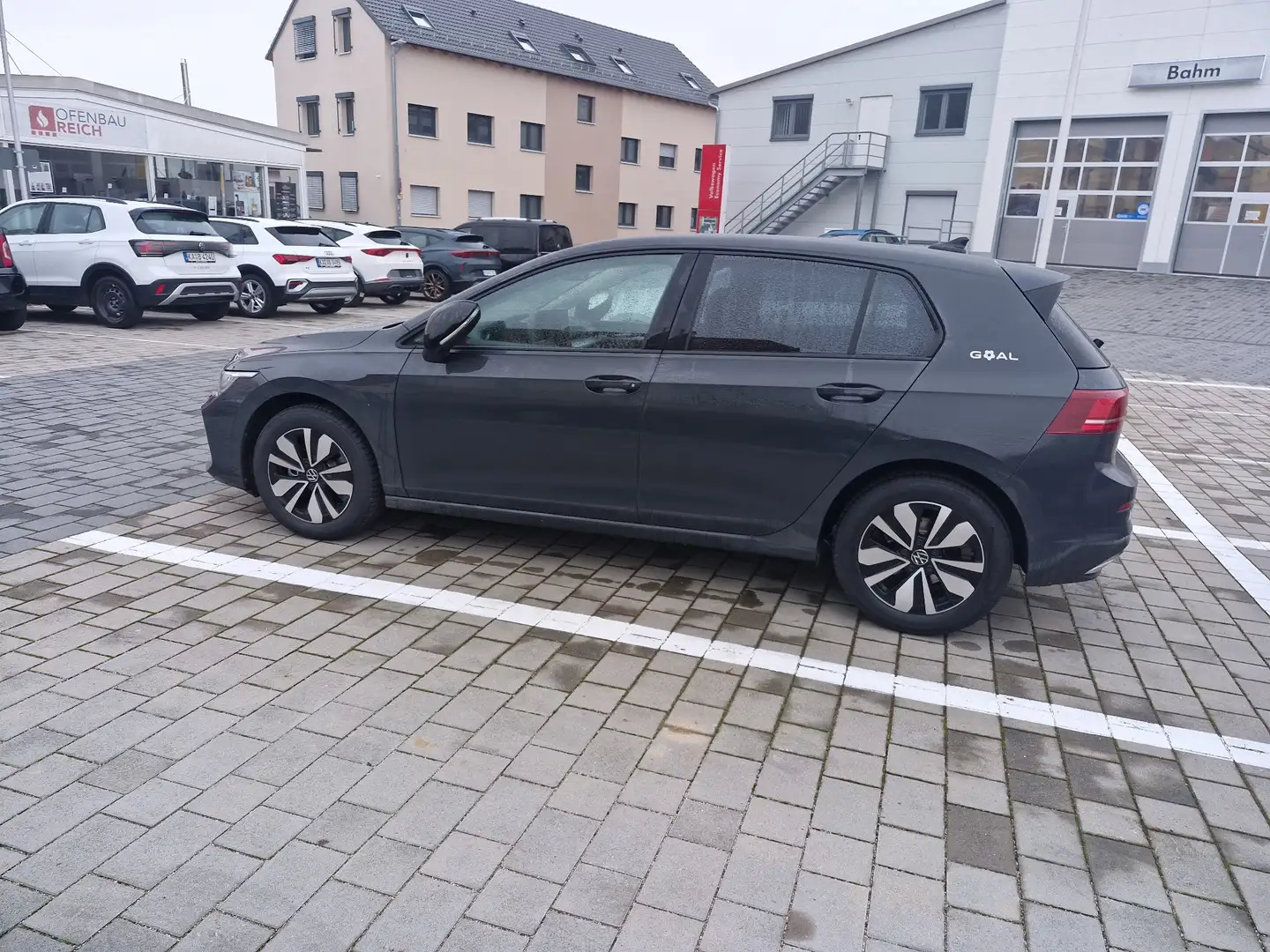 Volkswagen Golf 1.5 eTSI 85 kW Goal Grau - 1