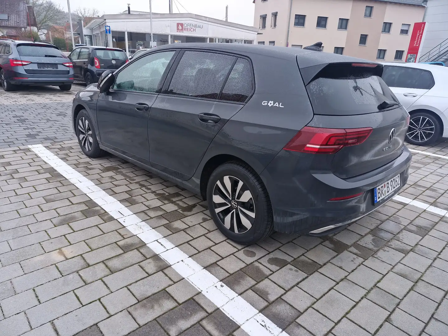 Volkswagen Golf 1.5 eTSI 85 kW Goal Grau - 2