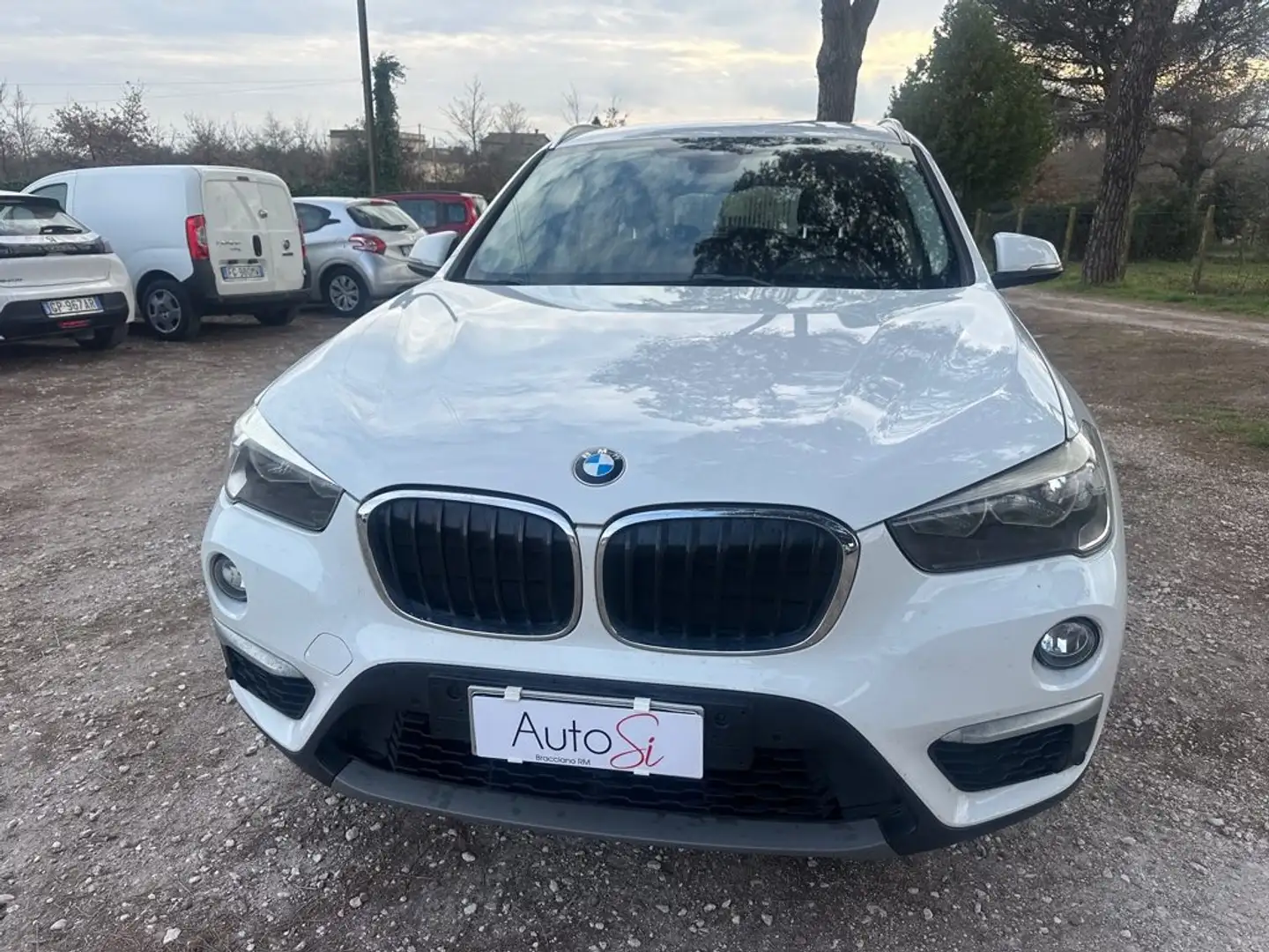 BMW X1 xDrive20d Business Blanc - 2