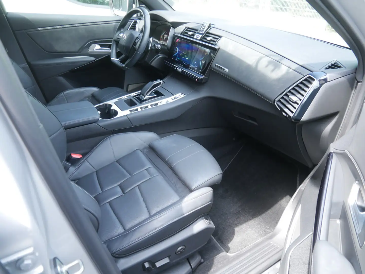 DS Automobiles DS 7 Crossback E-Tense Louvre 4x4 SHZ ACC LED Silber - 2