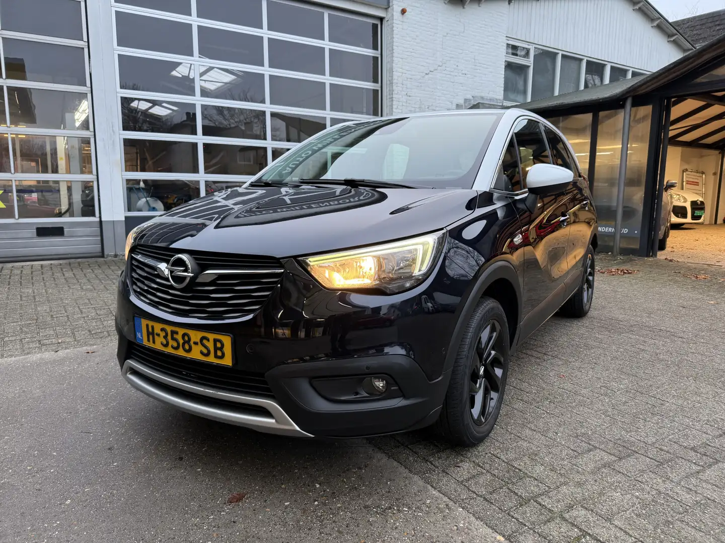 Opel Crossland X 1.2 Turbo Innovation 130PK Distributie vervangen Zwart - 2