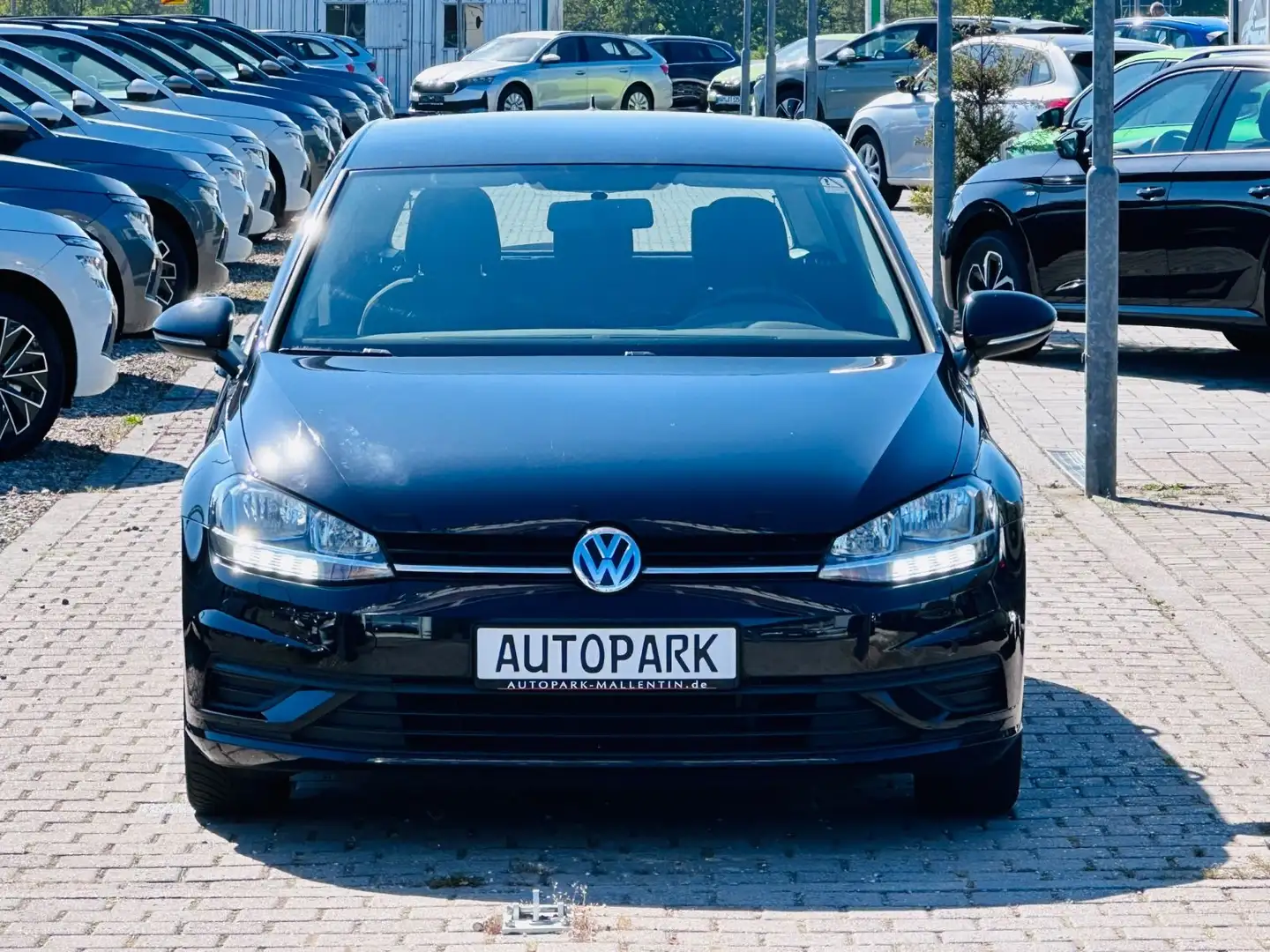Volkswagen Golf VII Lim. BMT/Start-Stopp *NAVI*DSG*1.HAND* Noir - 2
