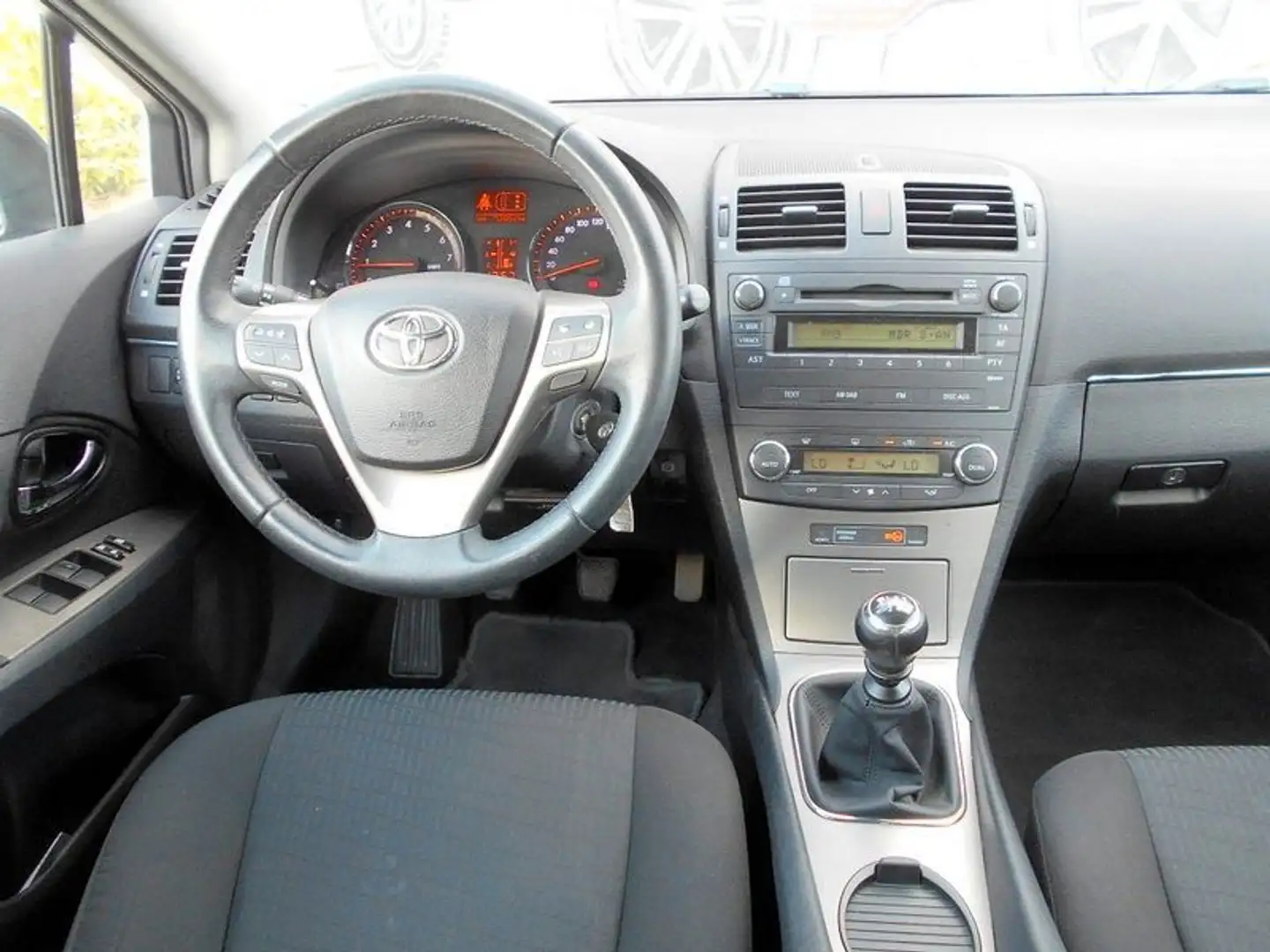 Toyota Avensis 1.6 Valvematic Sol KLIMA Kırmızı - 2